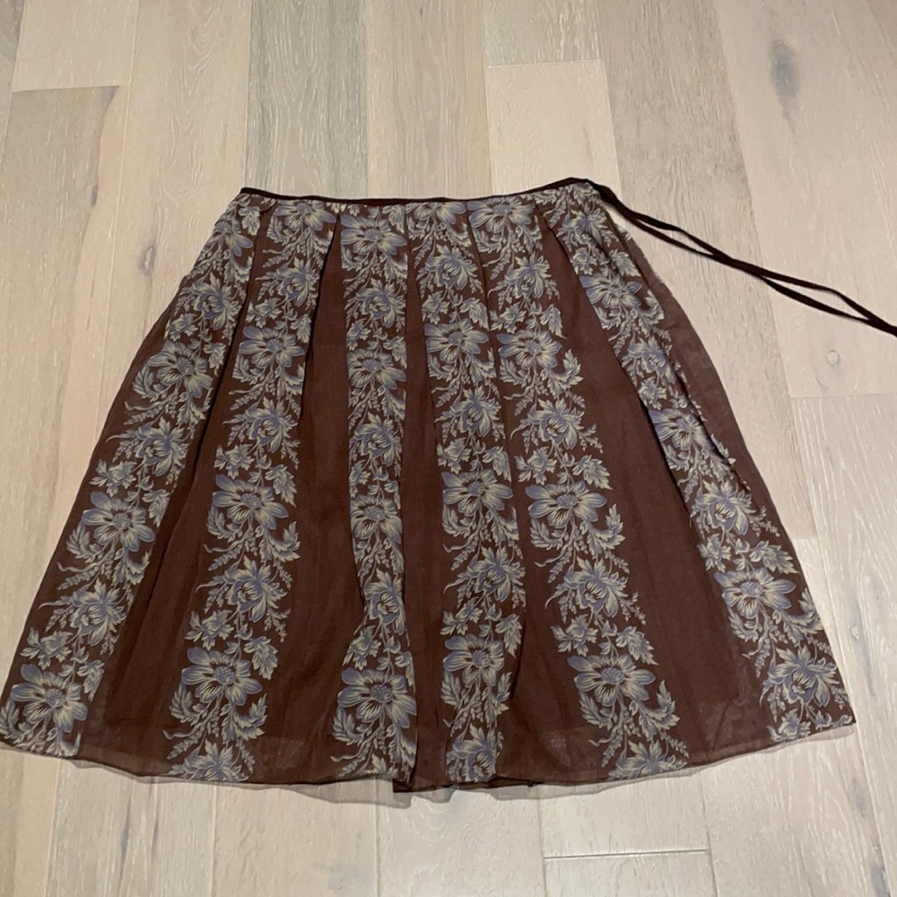 Chocolate floral pleated skirt-never worn